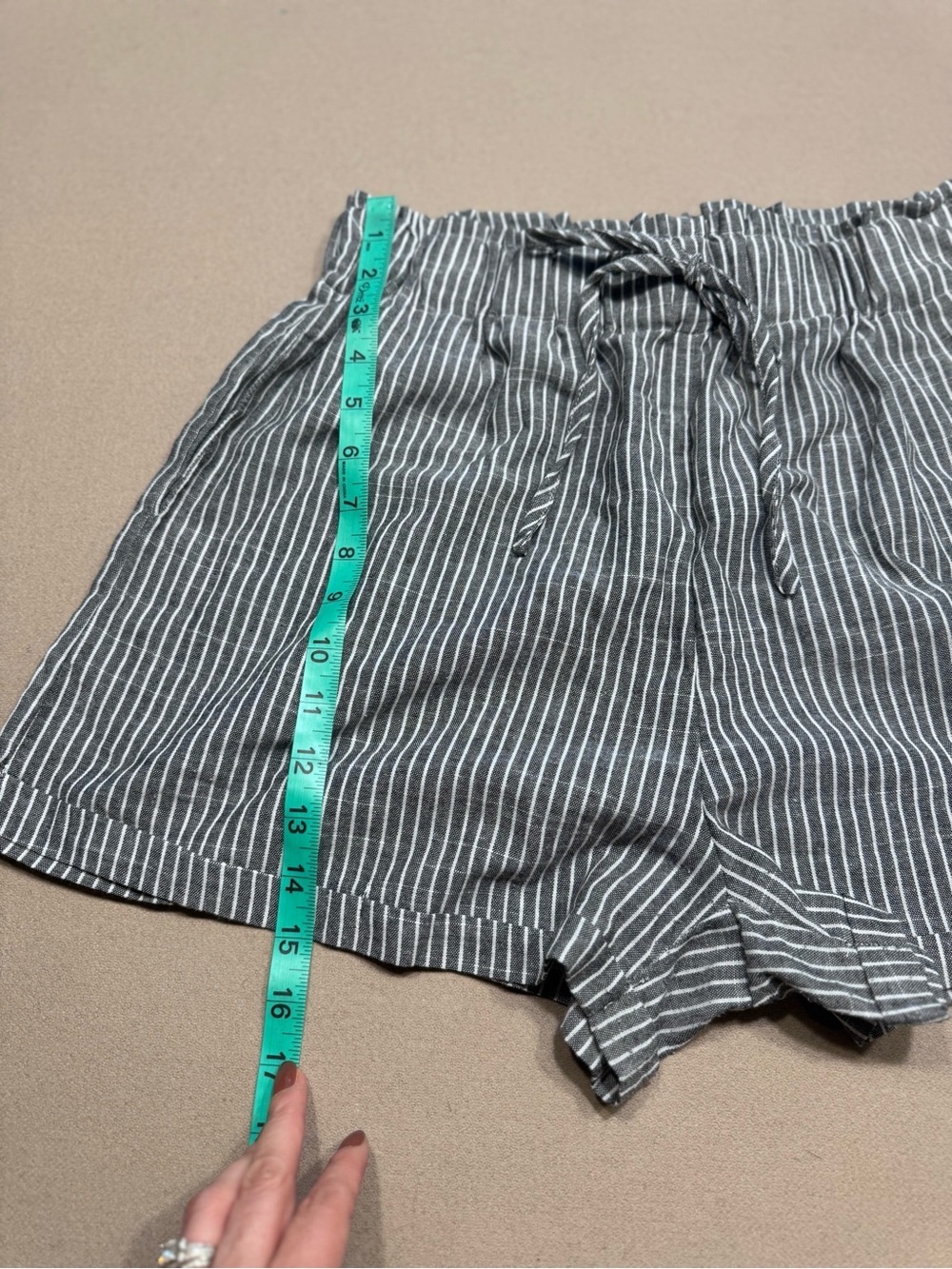 SHEIN Black & White Vertical-Stripe High-Waist Shortst - Picture 4 of 5